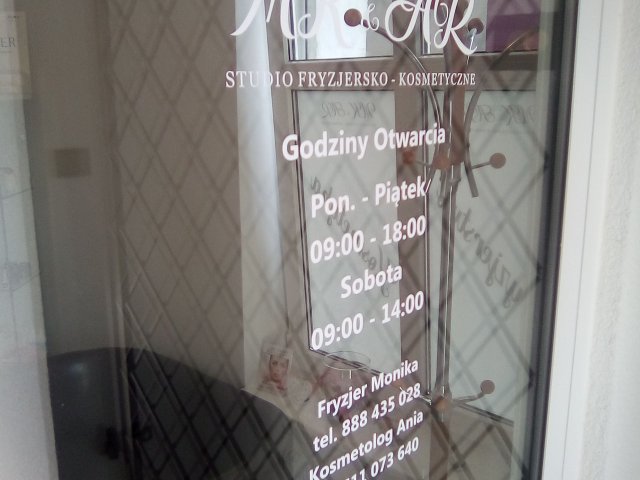 Oklejenie witryny dla studia MK & AR