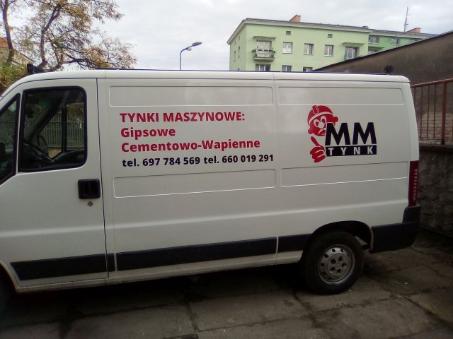 Kolejny wyklejony samochód dla MM Tynk