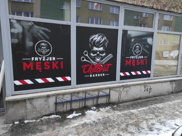 Oklejenie witryny dla Salonu Chillout Barber