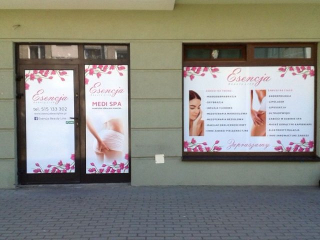 Oklejenie witryny dla salonu Esencja Beauty Line