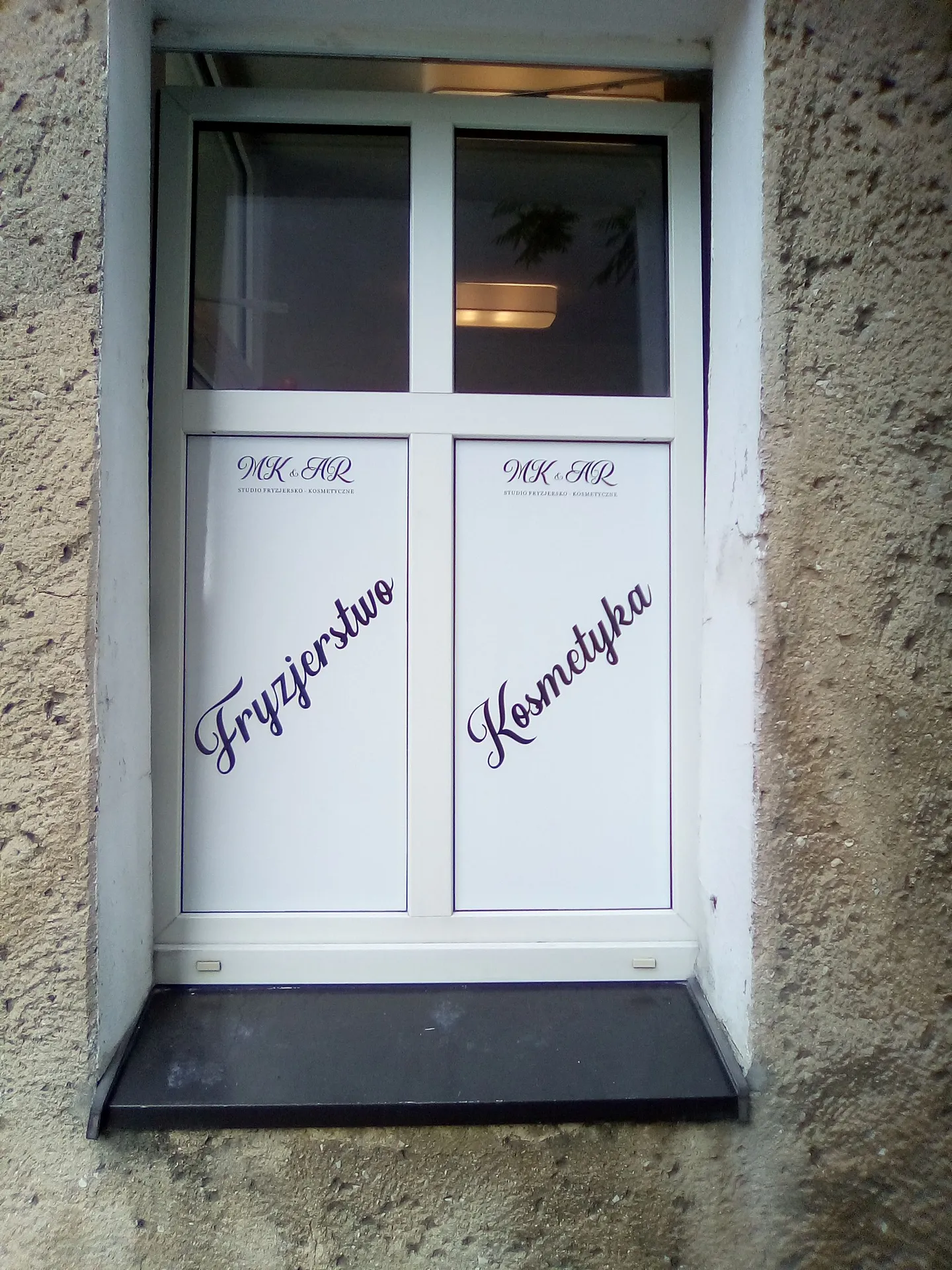 Oklejenie witryny dla studia MK &amp; AR