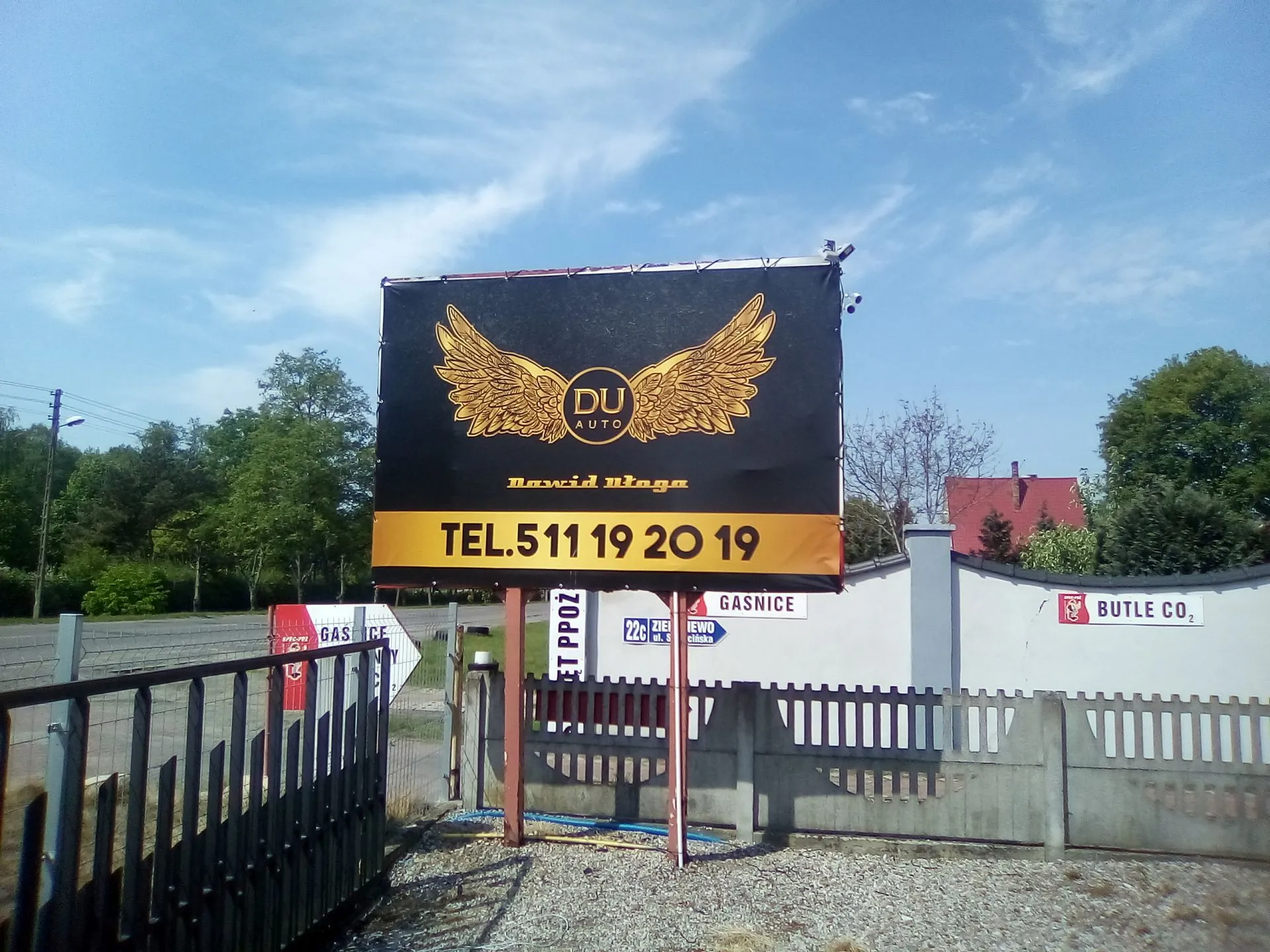 Duży baner reklamowy dla DU AUTO