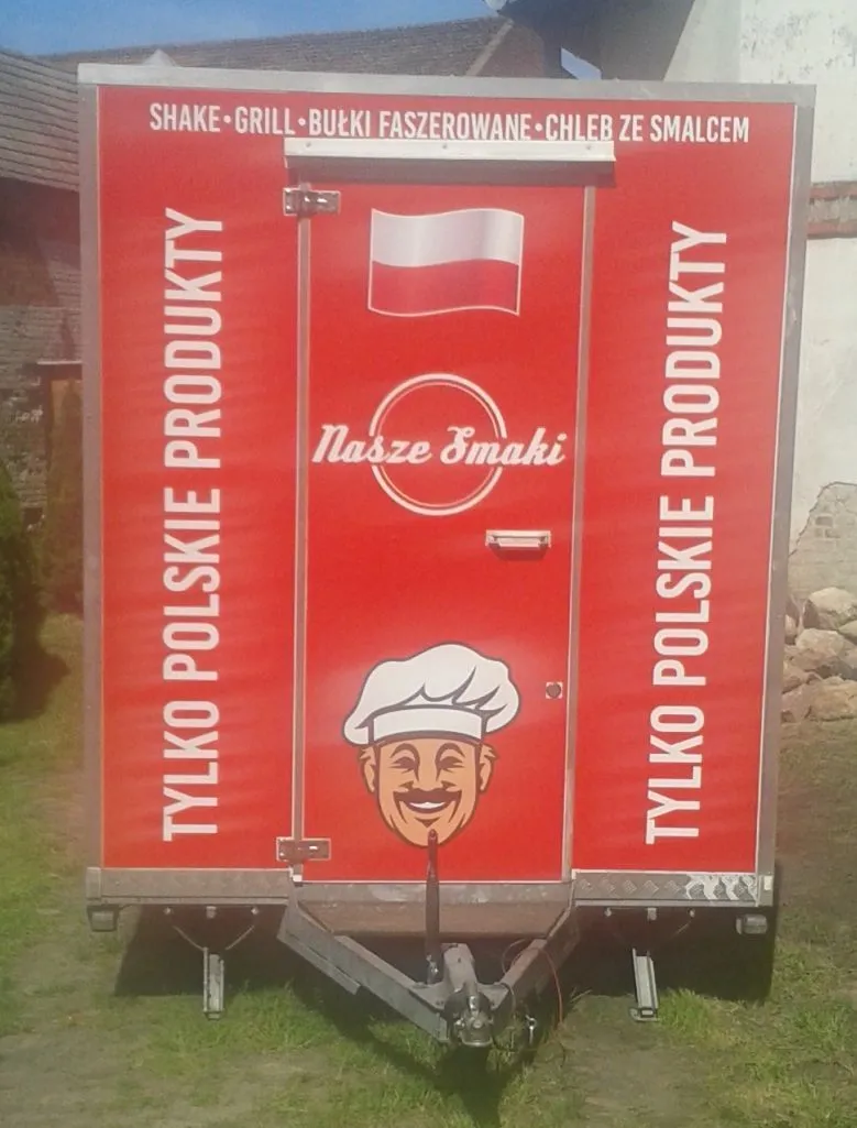 Oklejenie przyczepy gastronomicznej dla “Nasze Smaki”