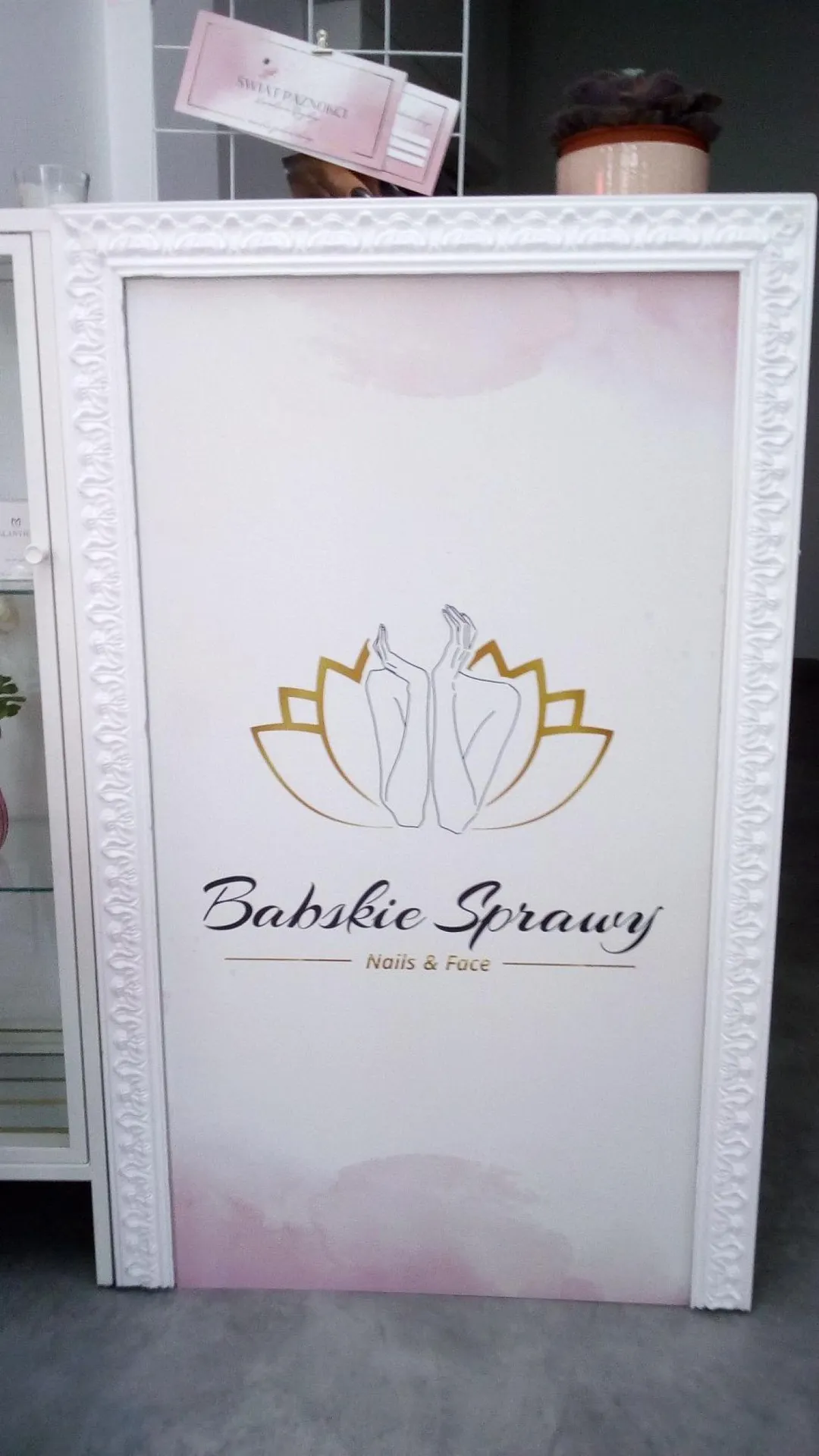 Oklejenie recepcji dla Babskie Sprawy
